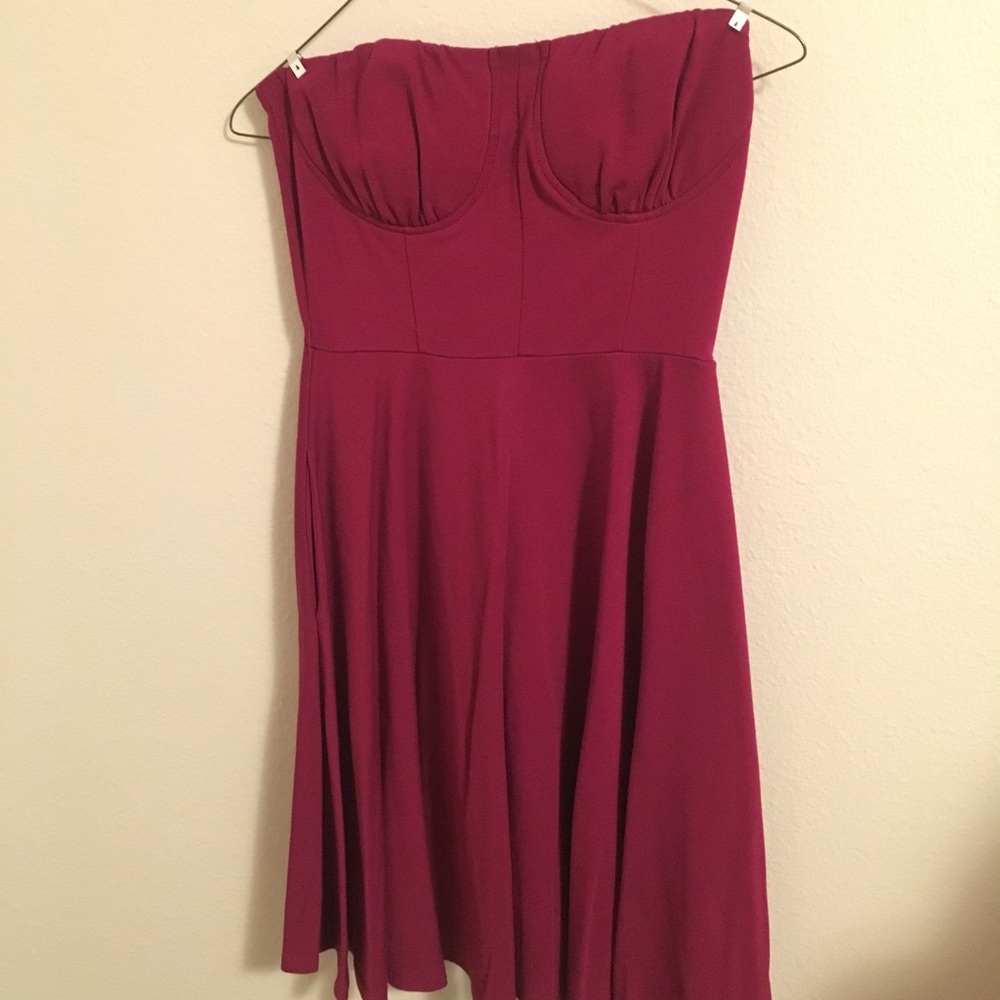 ModCloth wine coloured pocketed strapless dress.